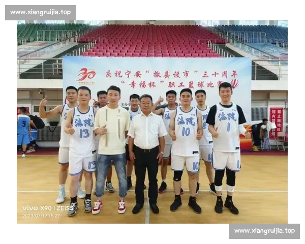 激烈角逐篮球晋级赛各队奋勇争先 突破自我迎接决胜挑战